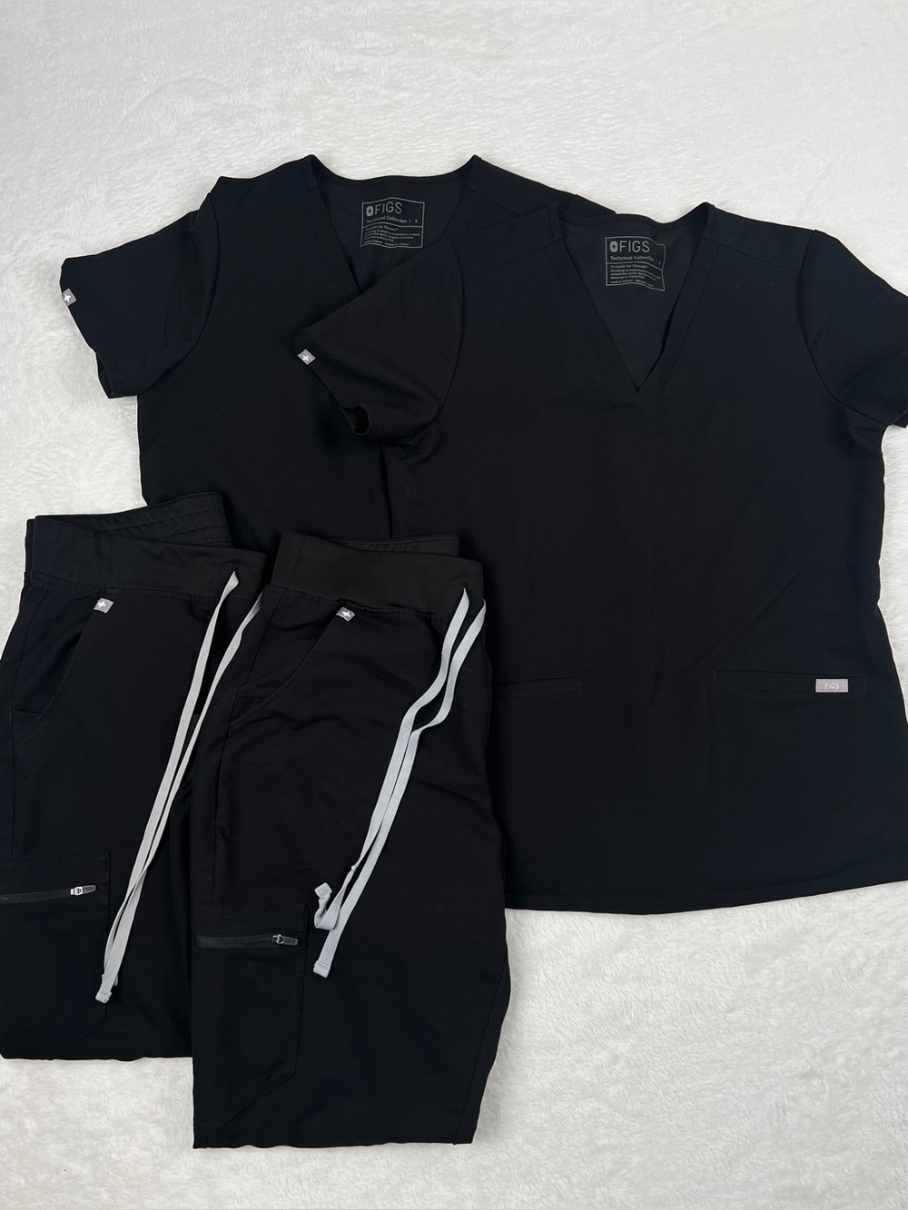 FIGS Scrub Set Lot of 4 Black Casma Tops High Waisted Zamora Joggers S/M